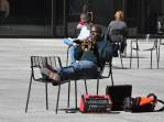 Praticando blues em plena praça de Chicago, em Illinois, nos Estados Unidos
